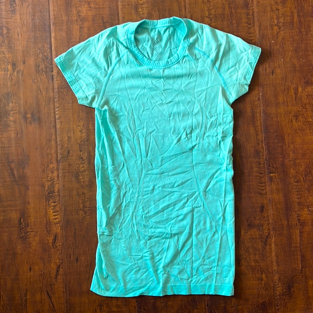 Lulu Lemon workout top